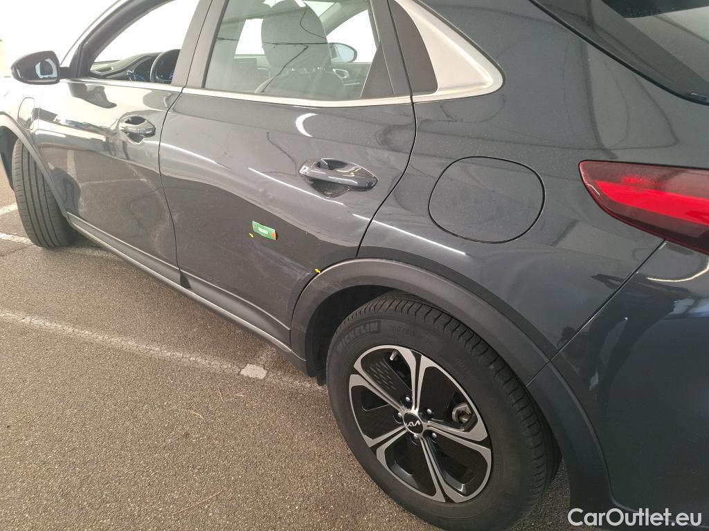  KIA  XCeed KIA  / 2019 / 5P / Crossover 1.6 GDI ISG ISG PHEV ACTIVE BUS DCT6 #2