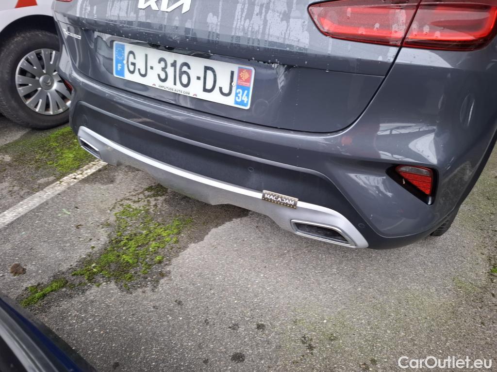  KIA  XCeed KIA  / 2019 / 5P / Crossover 1.6 GDI ISG ISG PHEV ACTIVE BUS DCT6 #19