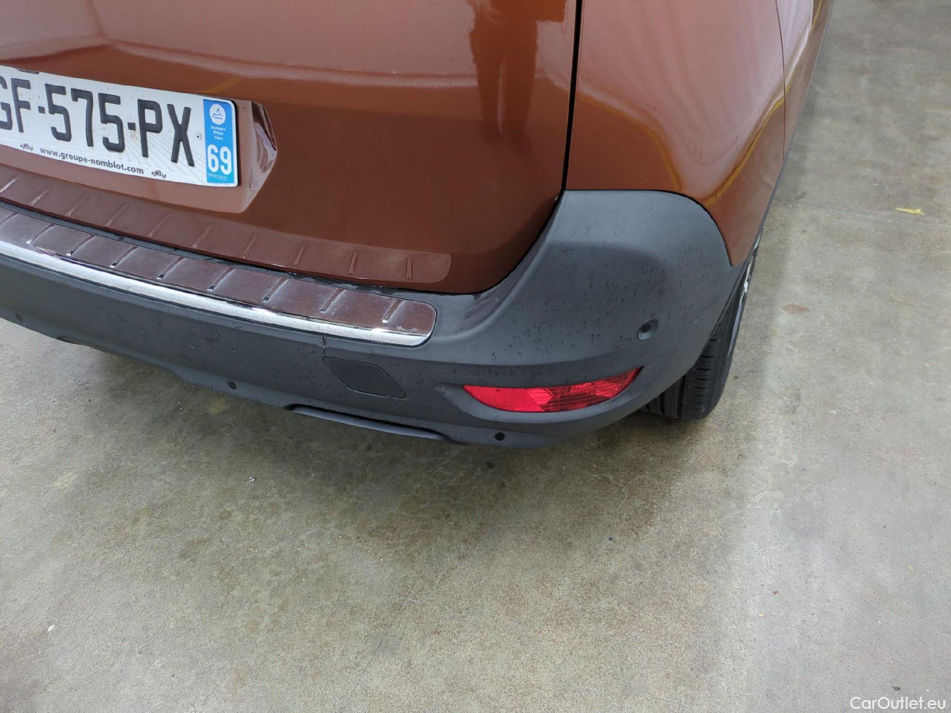  Peugeot  5008  Allure 1.5 HDi 130CV BVA8 7 Sieges E6d #90