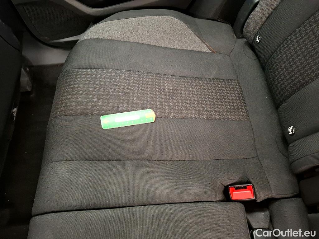  Peugeot  3008 PEUGEOT  / 2020 / 5P / SUV PureTech 130 S&S EAT8 Active BUS #21