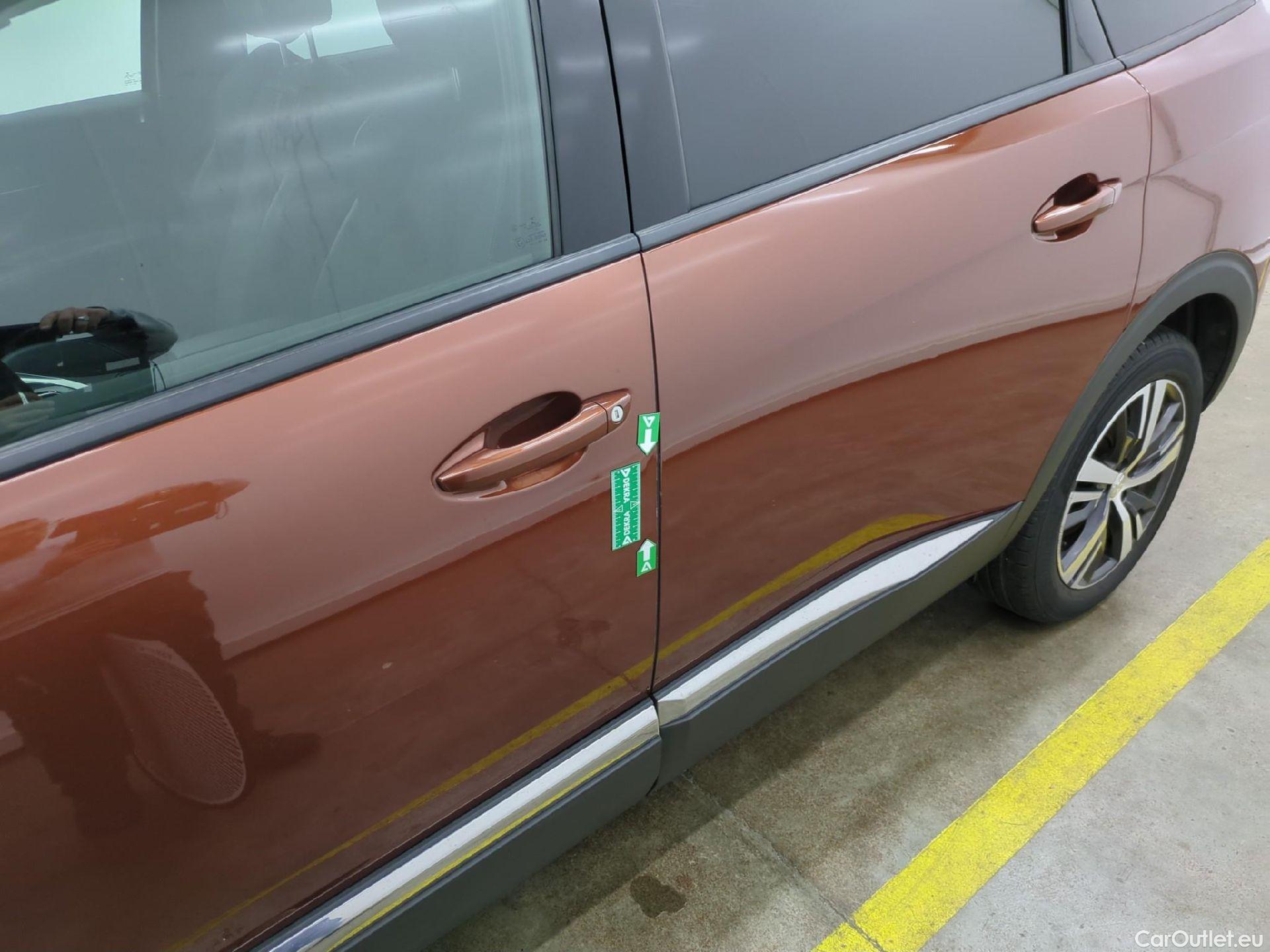  Peugeot  5008  Allure 1.5 HDi 130CV BVA8 7 Sieges E6d #81