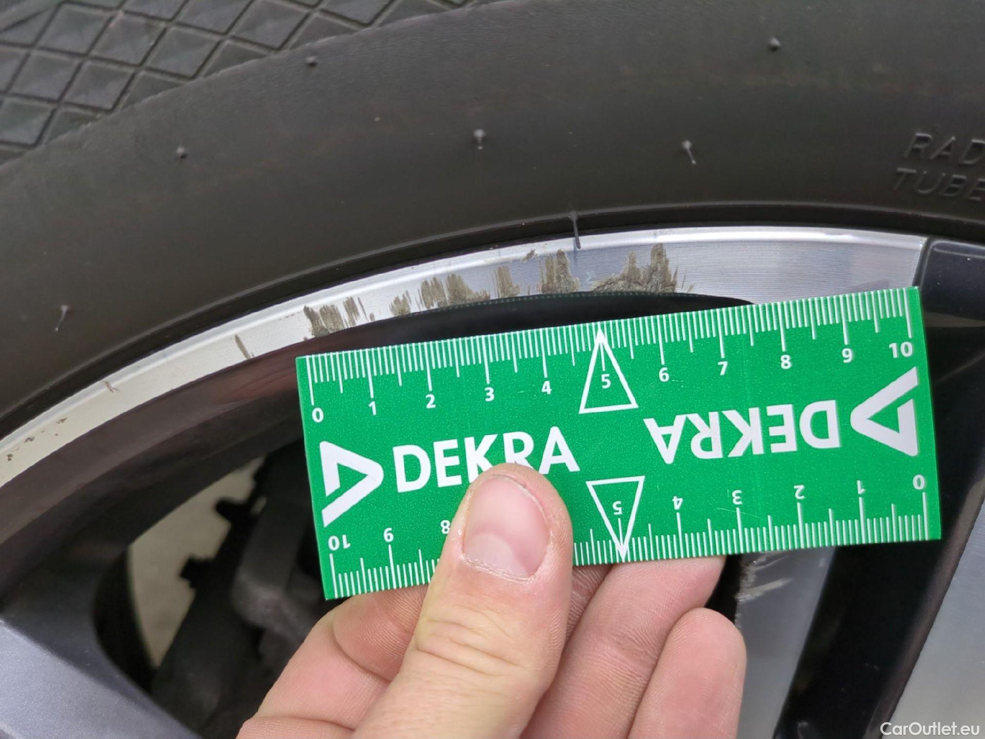  Peugeot  5008  Allure 1.5 HDi 130CV BVA8 7 Sieges E6d #39