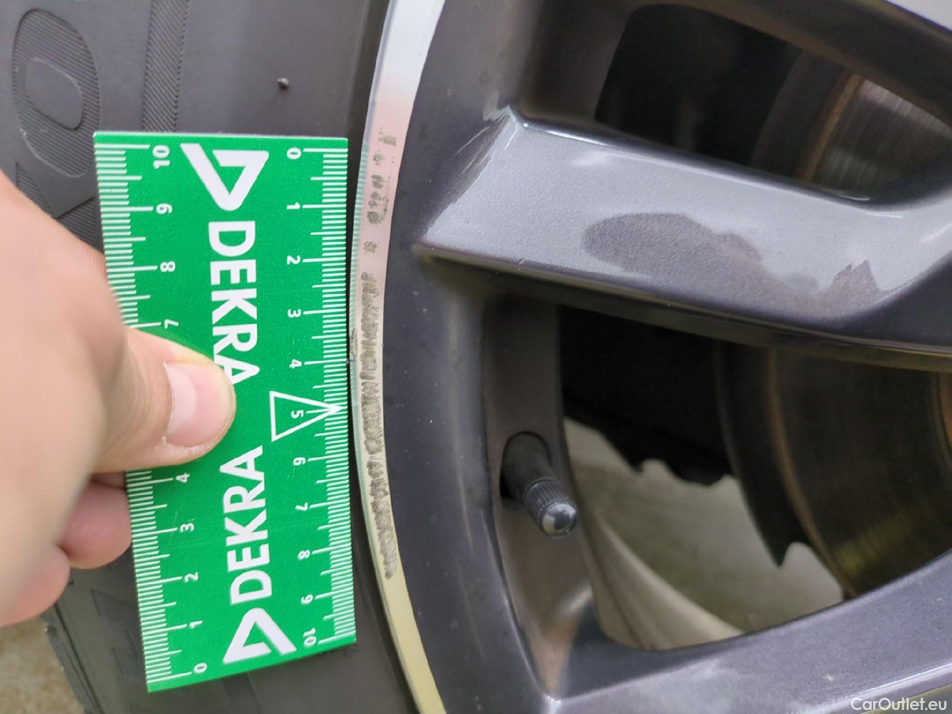  Peugeot  5008  Allure 1.5 HDi 130CV BVA8 7 Sieges E6d #33