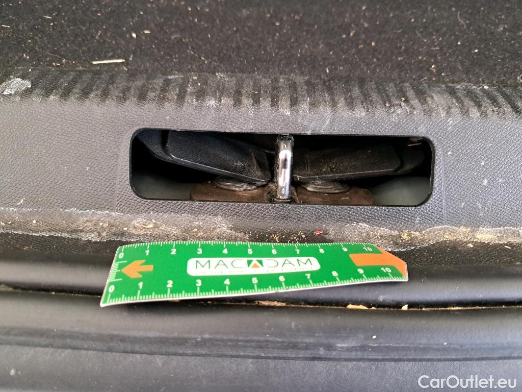  Peugeot  3008  II Active Pack 1.2 PureTech 130CV BVA8 E6d #19