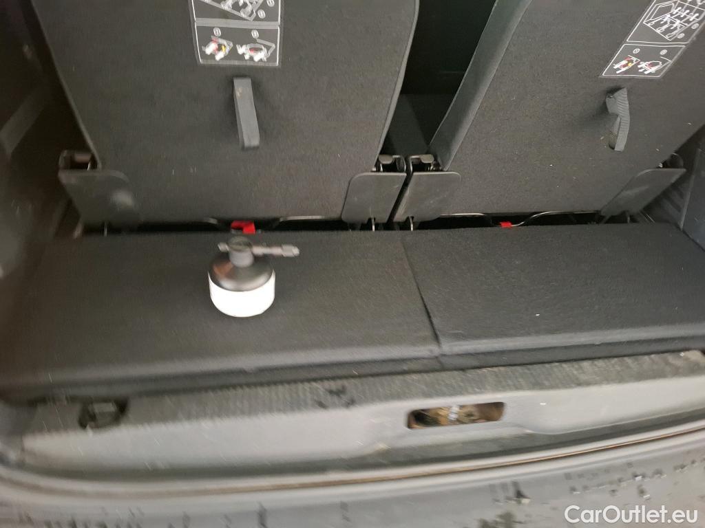  Peugeot  5008  Active Pack 1.5 HDi 130CV BVA8 7 Sieges E6d #10