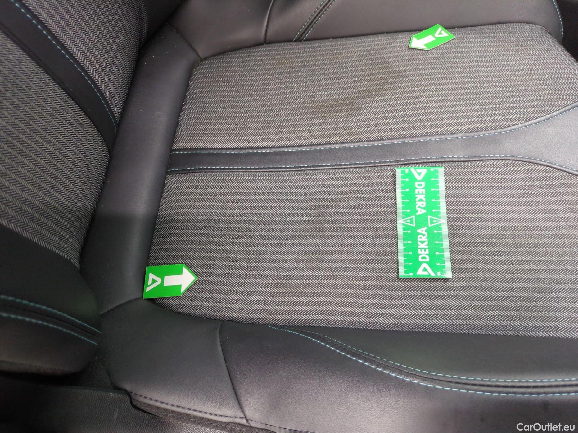  Peugeot  5008  Allure 1.5 HDi 130CV BVA8 7 Sieges E6d #2