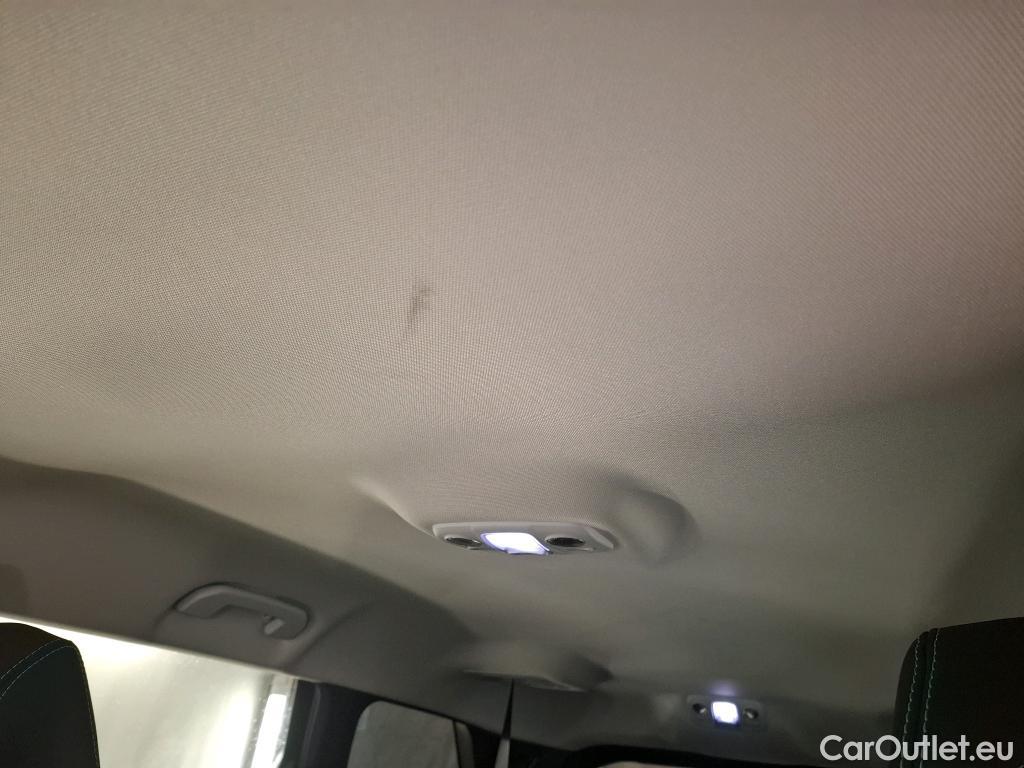  Peugeot  5008  Allure Pack 1.5 HDi 130CV BVA8 7 Sieges E6d #36