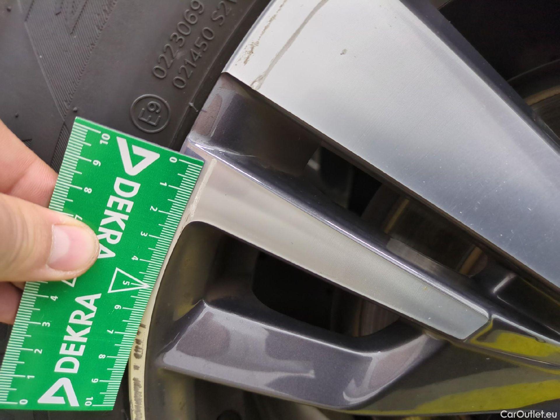  Peugeot  5008  Allure 1.5 HDi 130CV BVA8 7 Sieges E6d #35