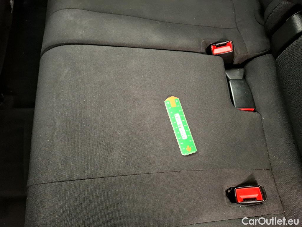  Peugeot  3008 PEUGEOT  / 2020 / 5P / SUV PureTech 130 S&S EAT8 Active BUS #20