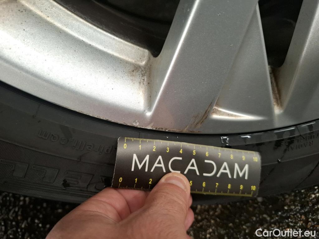  Peugeot  5008  Active Pack 1.5 HDi 130CV BVA8 7 Sieges E6d #8