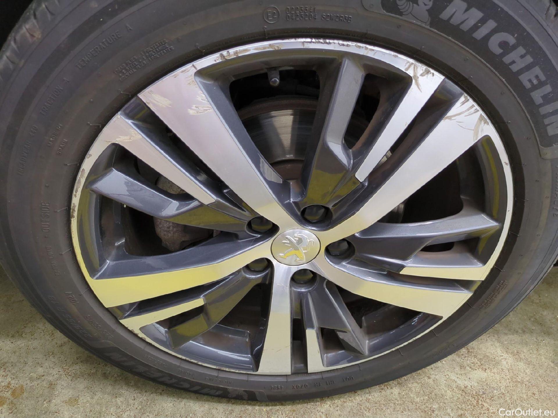  Peugeot  5008  Allure 1.5 HDi 130CV BVA8 7 Sieges E6d #26