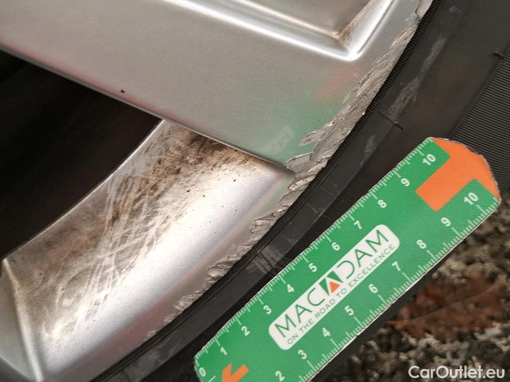  Peugeot  3008 PEUGEOT  / 2020 / 5P / SUV PureTech 130 S&S EAT8 Active BUS #10