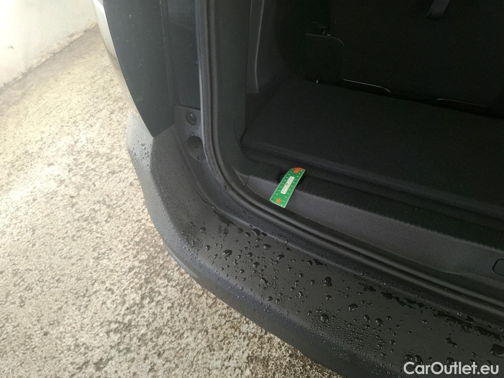  Peugeot  5008  Active Business 1.5 HDi 130CV BVA8 E6dT #8