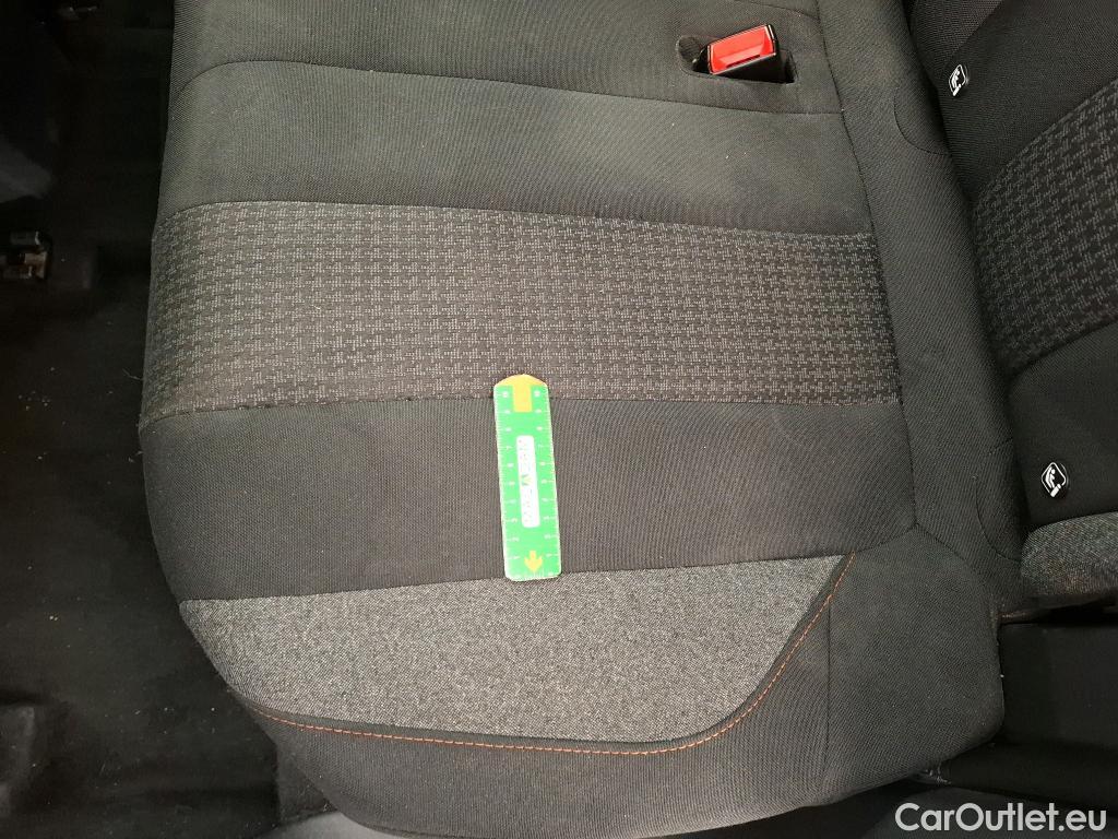  Peugeot  3008 PEUGEOT  / 2020 / 5P / SUV PureTech 130 S&S EAT8 Active BUS #19