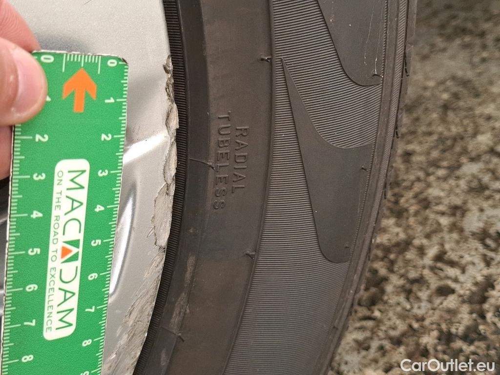  Peugeot  3008 PEUGEOT  / 2020 / 5P / SUV PureTech 130 S&S EAT8 Active BUS #9