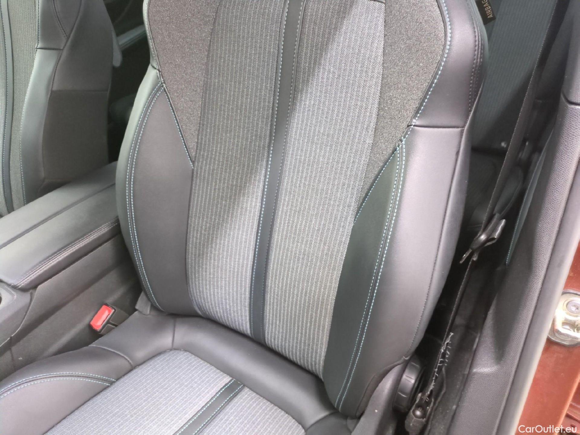  Peugeot  5008  Allure 1.5 HDi 130CV BVA8 7 Sieges E6d #4