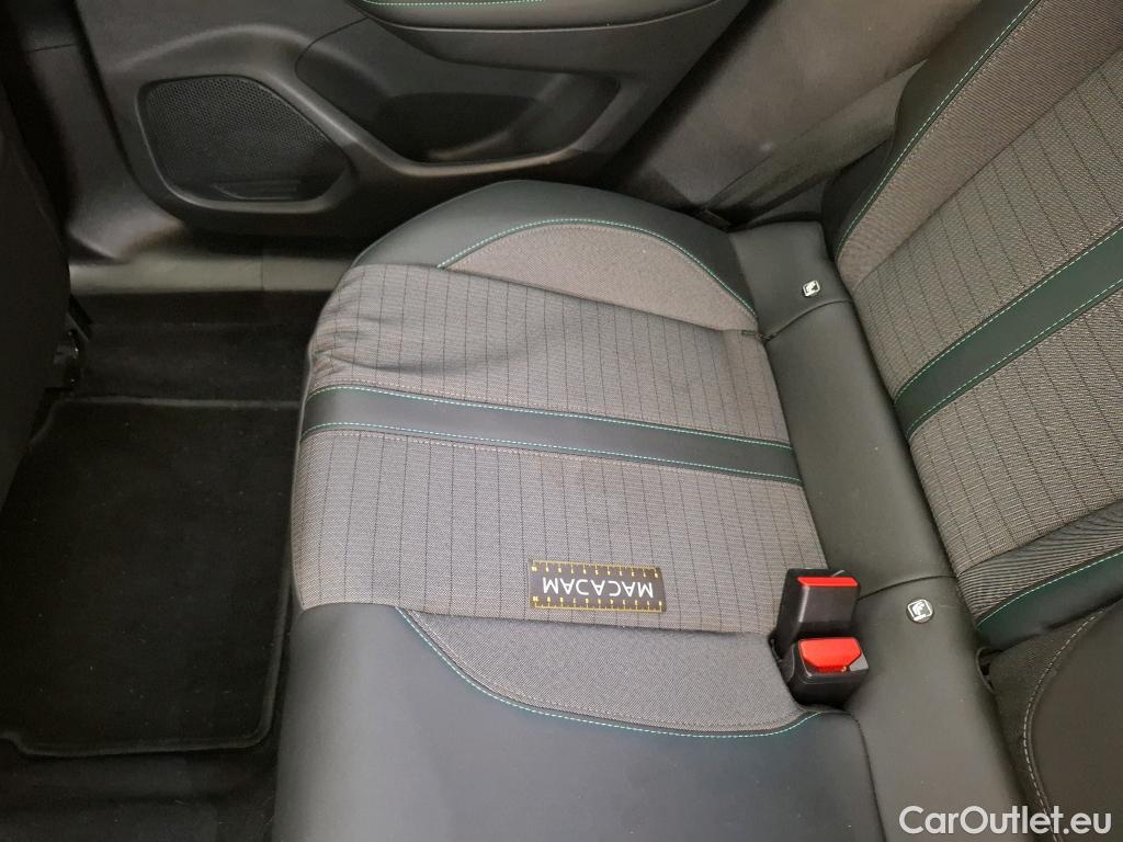  Peugeot  2008 PEUGEOT  / 2019 / 5P / Crossover BLUEHDI 130 S&S EAT8 ALLURE PACK #40