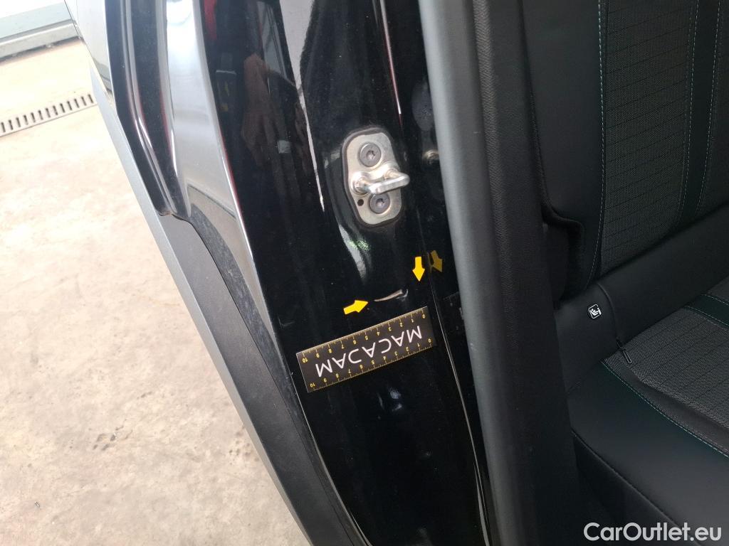  Peugeot  2008 PEUGEOT  / 2019 / 5P / Crossover BLUEHDI 130 S&S EAT8 ALLURE PACK #28