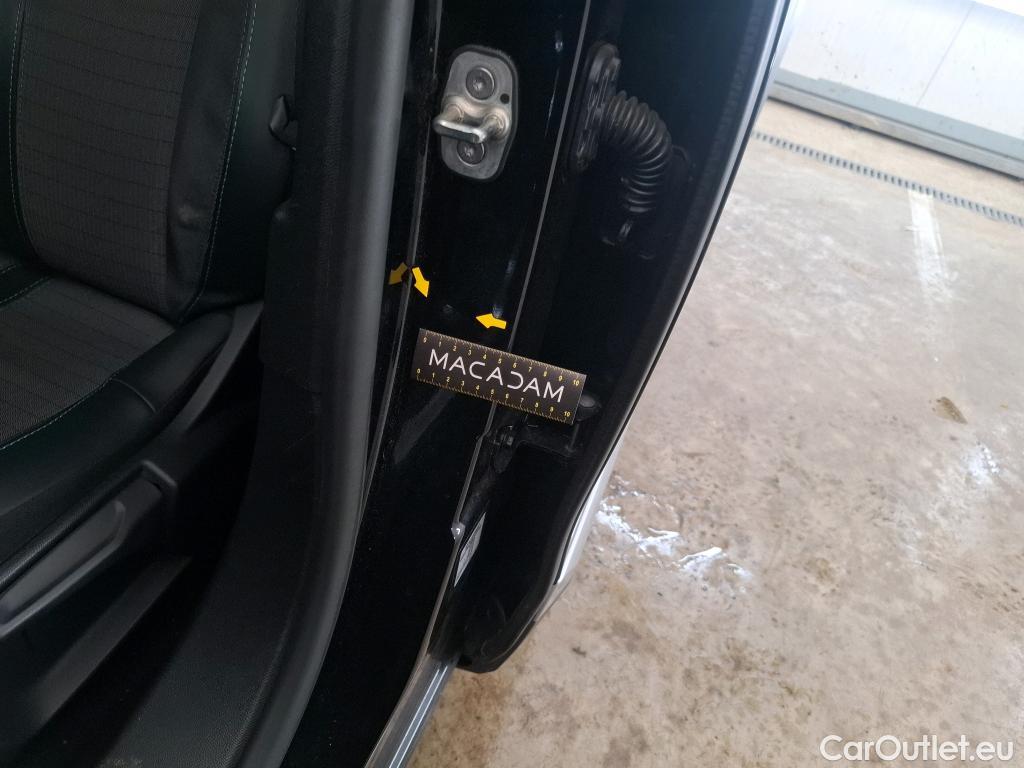  Peugeot  2008 PEUGEOT  / 2019 / 5P / Crossover BLUEHDI 130 S&S EAT8 ALLURE PACK #26