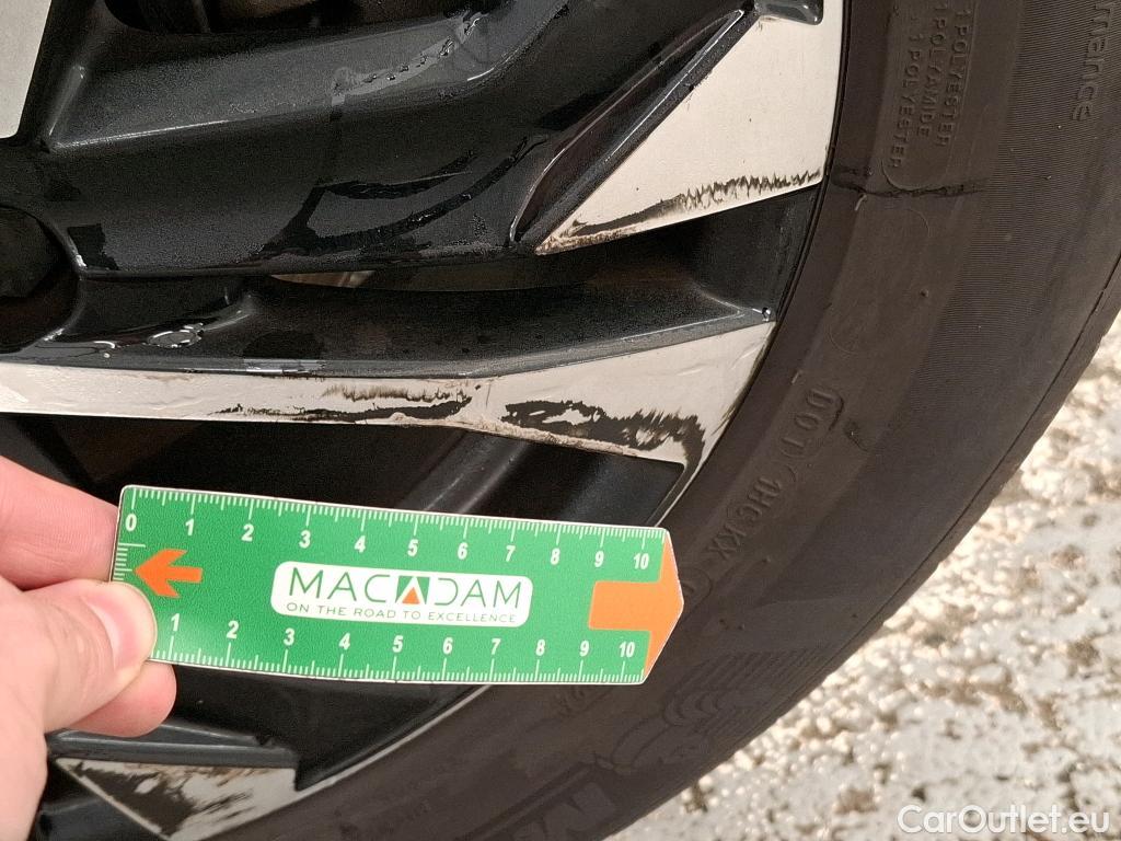  Peugeot  2008  Allure Business 1.5 HDi 130CV BVA8 E6d #23