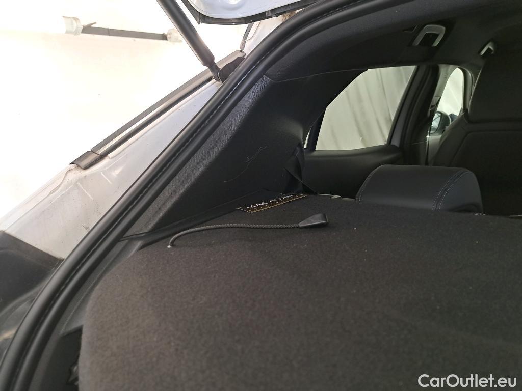  Peugeot  2008 PEUGEOT  / 2019 / 5P / Crossover 1.5 BLUEHDI 130 S&S EAT8 GT Line #4