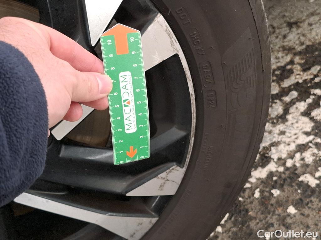  Peugeot  2008  Allure Business 1.5 HDi 130CV BVA8 E6d #9