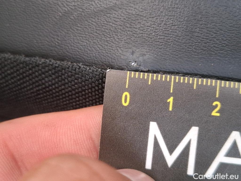  Peugeot  2008 PEUGEOT  / 2019 / 5P / Crossover BLUEHDI 130 S&S EAT8 ALLURE PACK #25