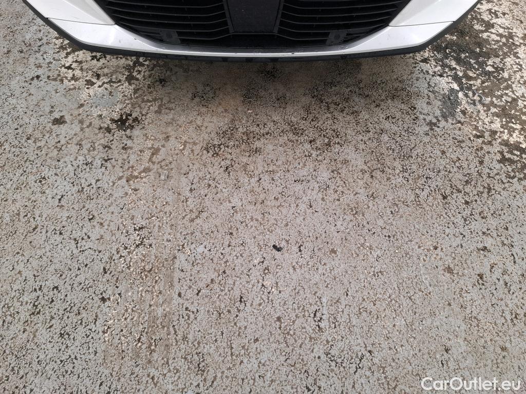  Peugeot  2008  Allure Business 1.5 HDi 130CV BVA8 E6d #38