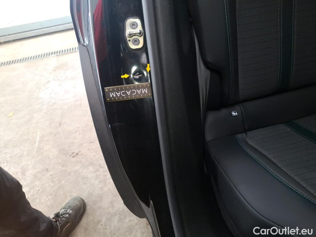  Peugeot  2008 PEUGEOT  / 2019 / 5P / Crossover BLUEHDI 130 S&S EAT8 ALLURE PACK #29