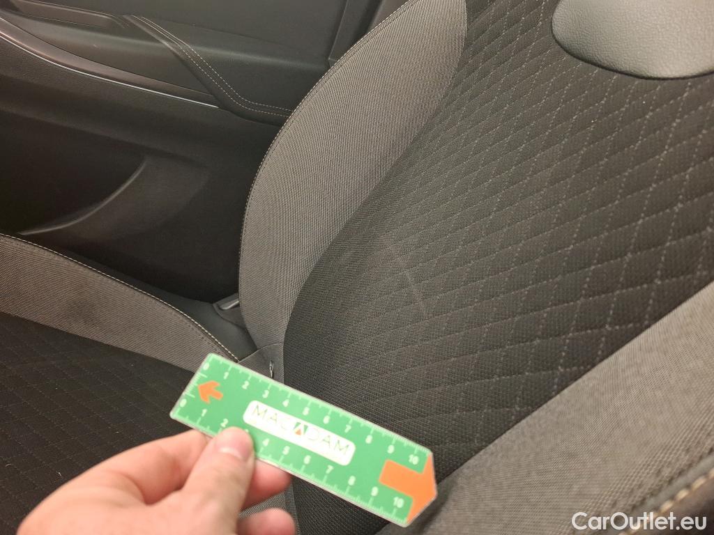  Opel   Grandland X Grandland X Elegance Business 1.5 130CV BVA8 E6d #29