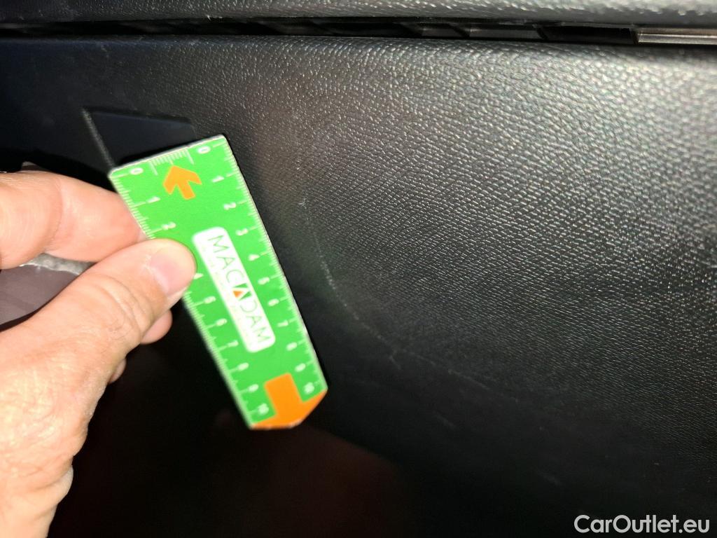  Citroen  C4  Berline Feel Pack 1.5 BlueHDI 130CV BVA8 E6d #28