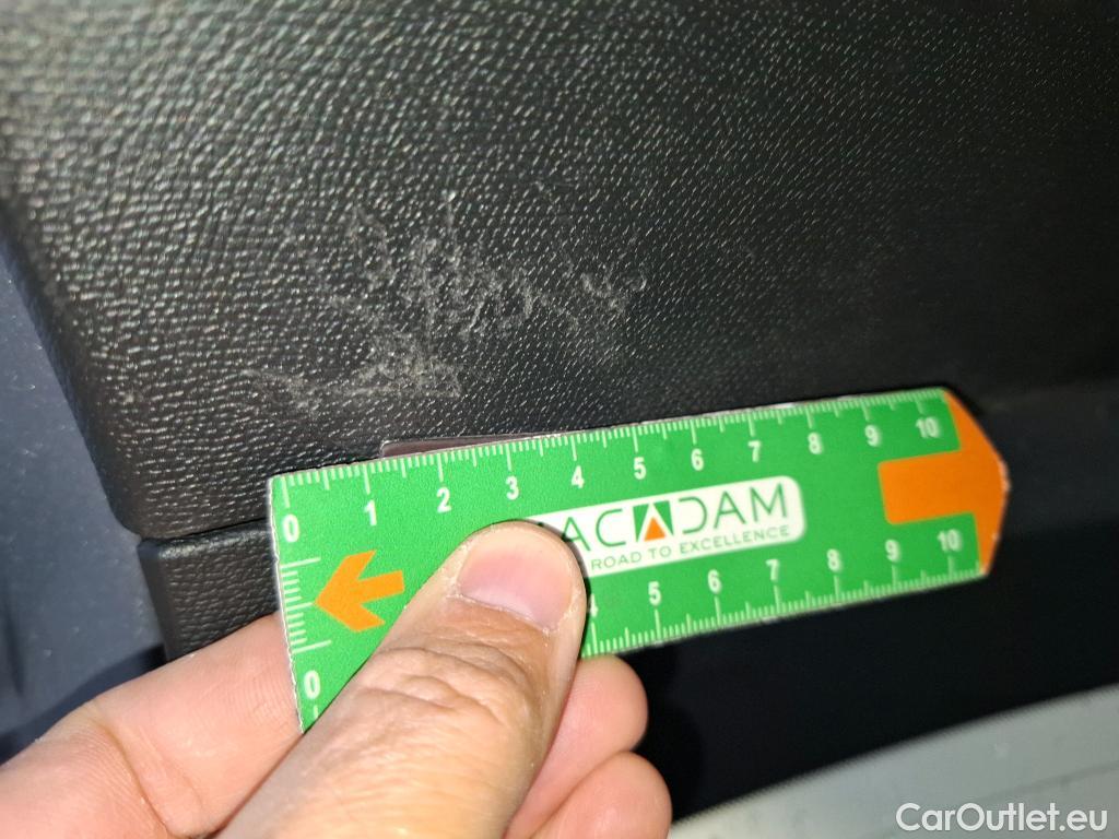  Citroen  C4  Berline Feel Pack 1.5 BlueHDI 130CV BVA8 E6d #39