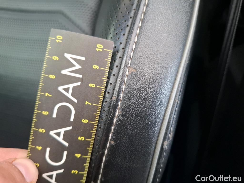  Volkswagen  Arteon VOLKSWAGEN  / 2017 / 5P / Berline 2.0 TDI 190 DSG7 4X4 ELEGANCE EXCLUSIVE #9