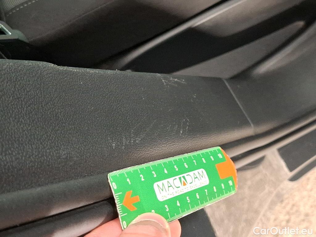  Volkswagen  Tiguan VOLKSWAGEN  / 2020 / 5P / SUV 2.0 TDI 150 BVM6 Life Business #16