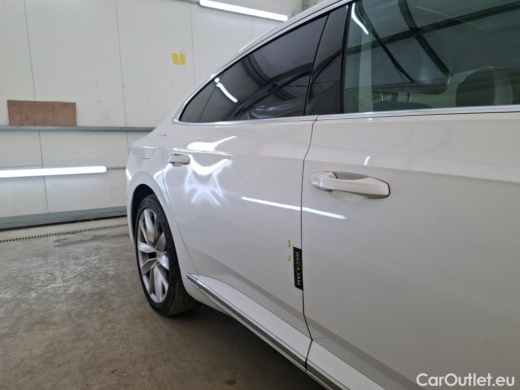  Volkswagen  Arteon VOLKSWAGEN  / 2017 / 5P / Berline 2.0 TDI 190 DSG7 4X4 ELEGANCE EXCLUSIVE #18