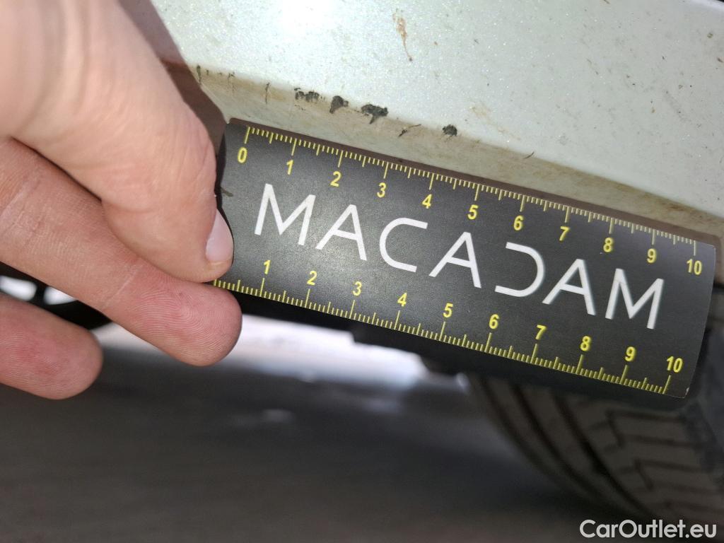  Volkswagen  Arteon VOLKSWAGEN  / 2017 / 5P / Berline 2.0 TDI 190 DSG7 4X4 ELEGANCE EXCLUSIVE #28