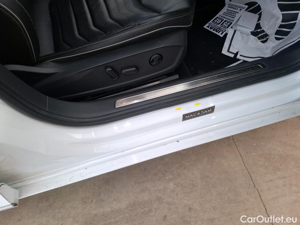  Volkswagen  Arteon VOLKSWAGEN  / 2017 / 5P / Berline 2.0 TDI 190 DSG7 4X4 ELEGANCE EXCLUSIVE #13