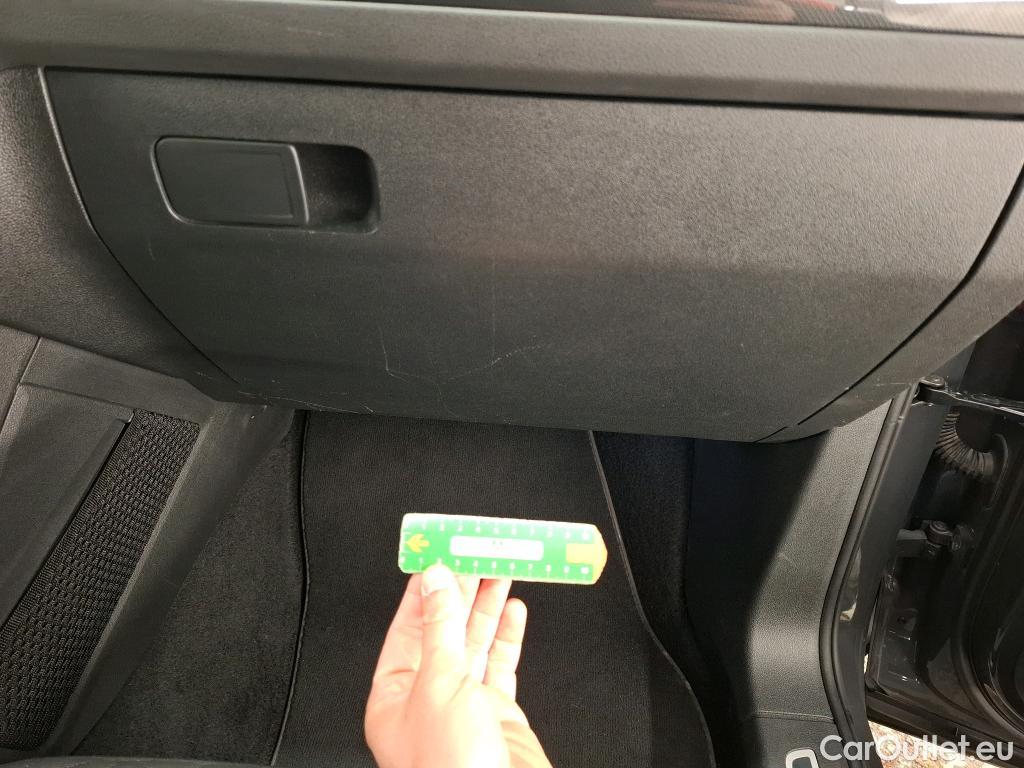  Volkswagen  Tiguan VOLKSWAGEN  / 2020 / 5P / SUV 2.0 TDI 150 BVM6 Life Business #17