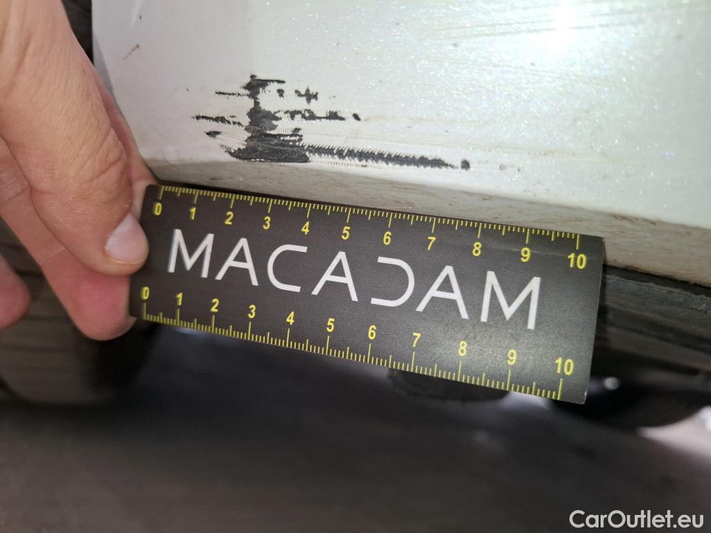  Volkswagen  Arteon VOLKSWAGEN  / 2017 / 5P / Berline 2.0 TDI 190 DSG7 4X4 ELEGANCE EXCLUSIVE #23