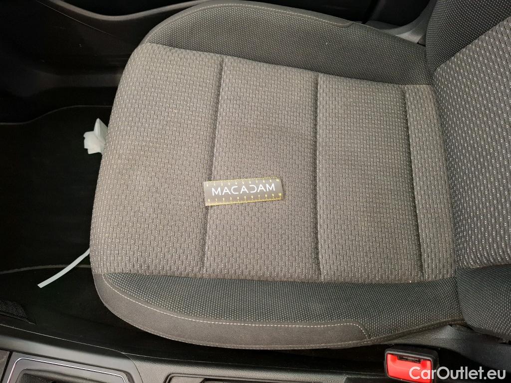  Volkswagen  Touran  Lounge Business BMT/Start-Stopp 2.0 TDI 150CV BVA7 E6d #19