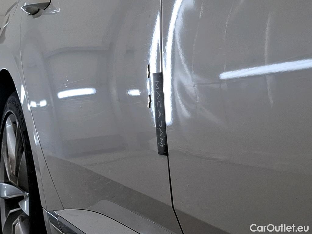  Volkswagen  Arteon VOLKSWAGEN  / 2017 / 5P / Berline 2.0 TDI 190 DSG7 4X4 ELEGANCE EXCLUSIVE #19