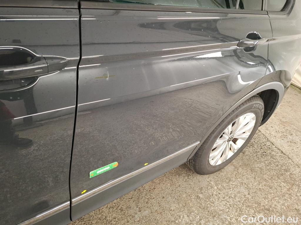  Volkswagen  Tiguan VOLKSWAGEN  / 2020 / 5P / SUV 2.0 TDI 150 BVM6 Life Business #1