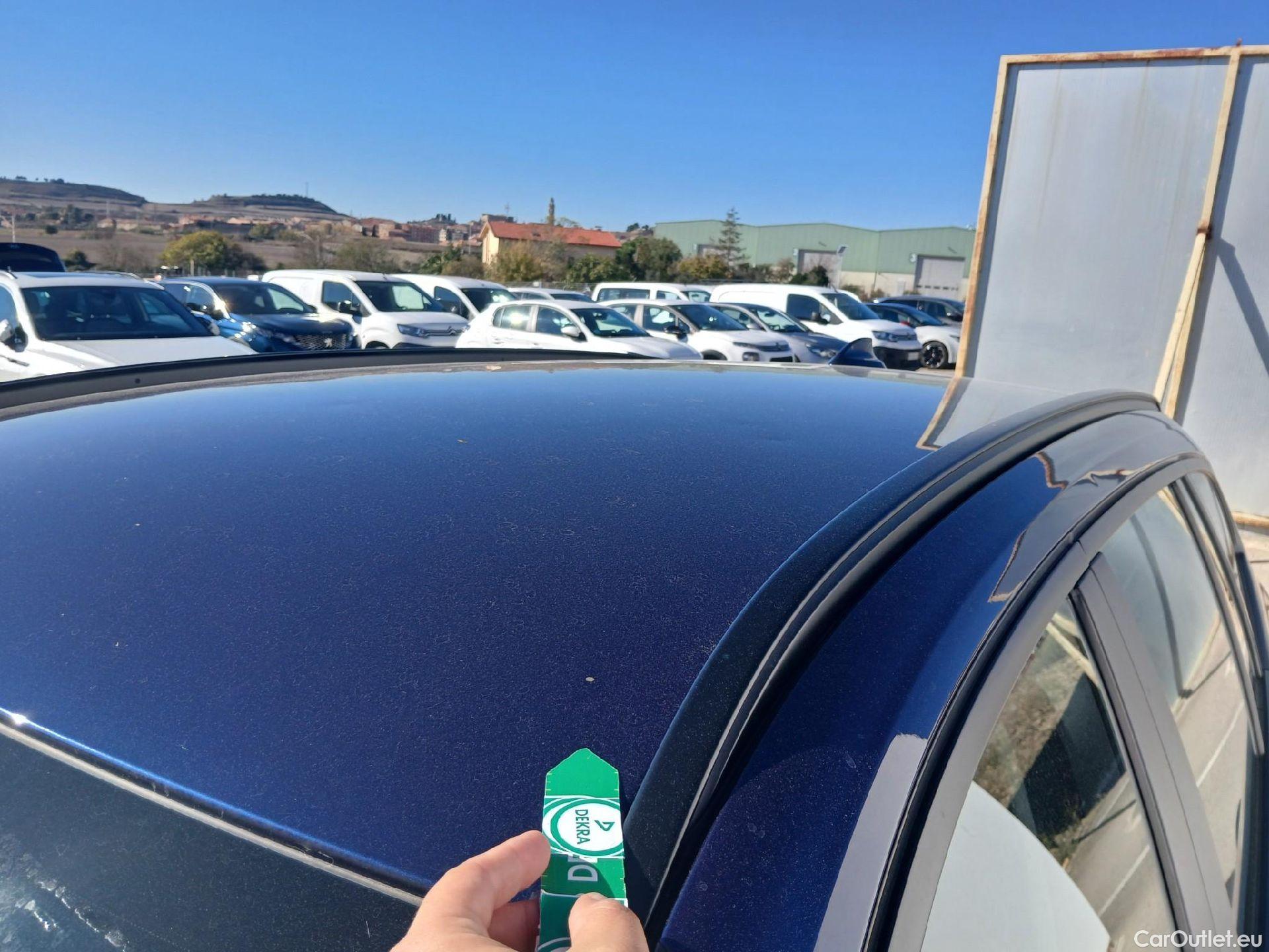  Bmw  Serie 3 BMW  / 2015 / 5P / familiar 318d Touring #39