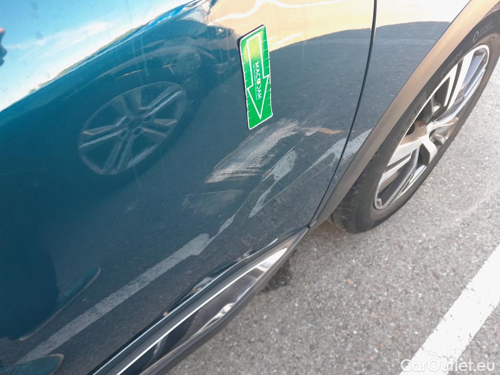  Peugeot  3008 PEUGEOT  / 2020 / 5P / todoterreno 1.5 BlueHDi 96kW S&S Allure Pack EAT8 #2