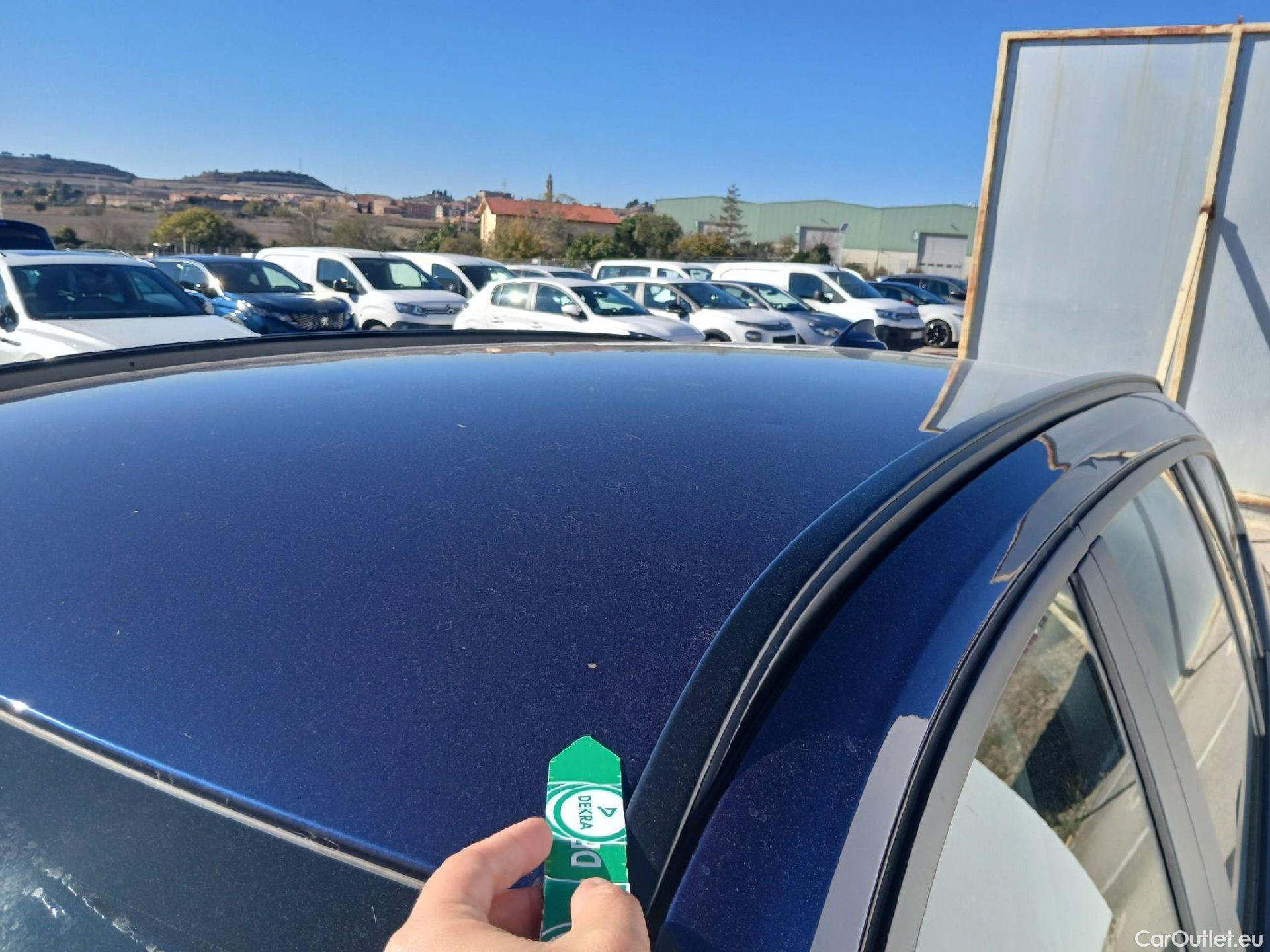  Bmw  Serie 3 BMW  / 2015 / 5P / familiar 318d Touring #41