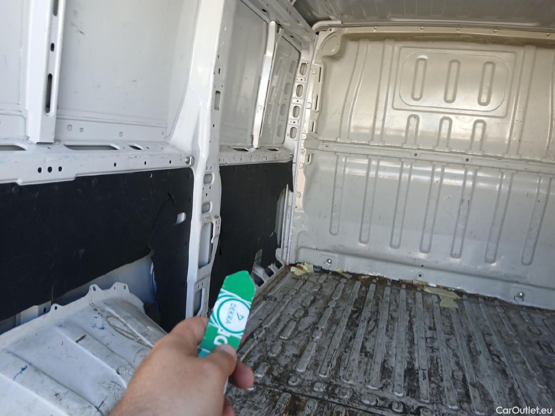  Peugeot  Boxer PEUGEOT  / 2014 / 4P / furgón 333 L2 H1 BHDI 103kW (140CV) S&S 6 V. M (AC) #25