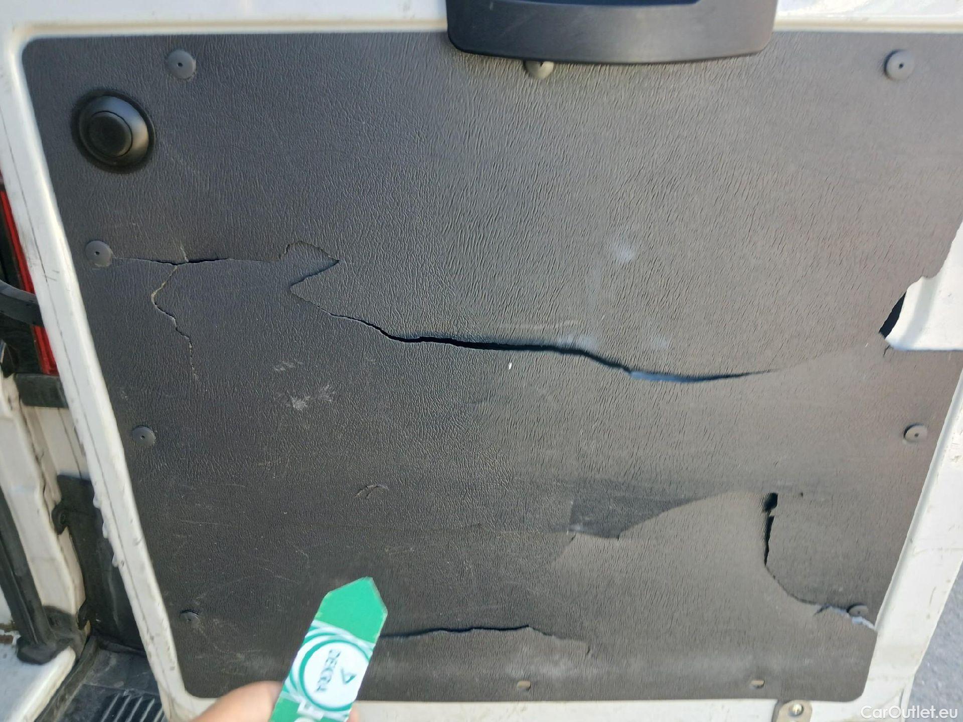  Peugeot  Boxer PEUGEOT  / 2014 / 4P / furgón 333 L2 H1 BHDI 103kW (140CV) S&S 6 V. M (AC) #30