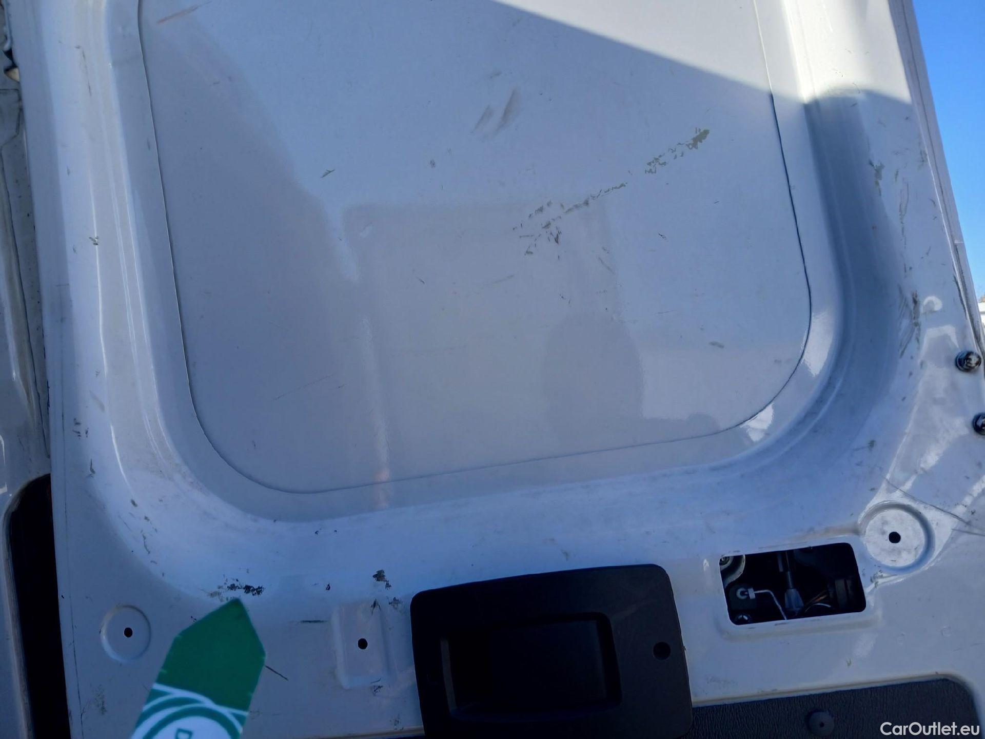  Peugeot  Boxer PEUGEOT  / 2014 / 4P / furgón 333 L2 H1 BHDI 103kW (140CV) S&S 6 V. M (AC) #19