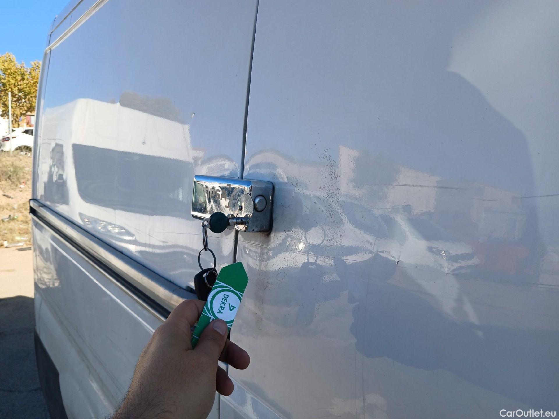  Peugeot  Boxer PEUGEOT  / 2014 / 4P / furgón 333 L2 H1 BHDI 103kW (140CV) S&S 6 V. M (AC) #84