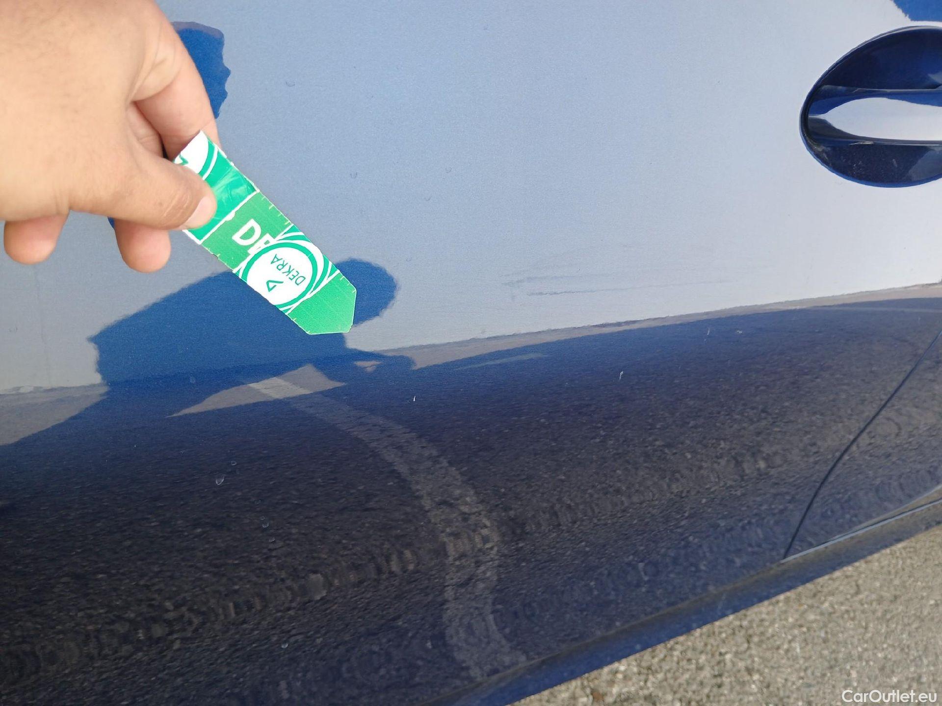  Bmw  Serie 3 BMW  / 2015 / 5P / familiar 318d Touring #18